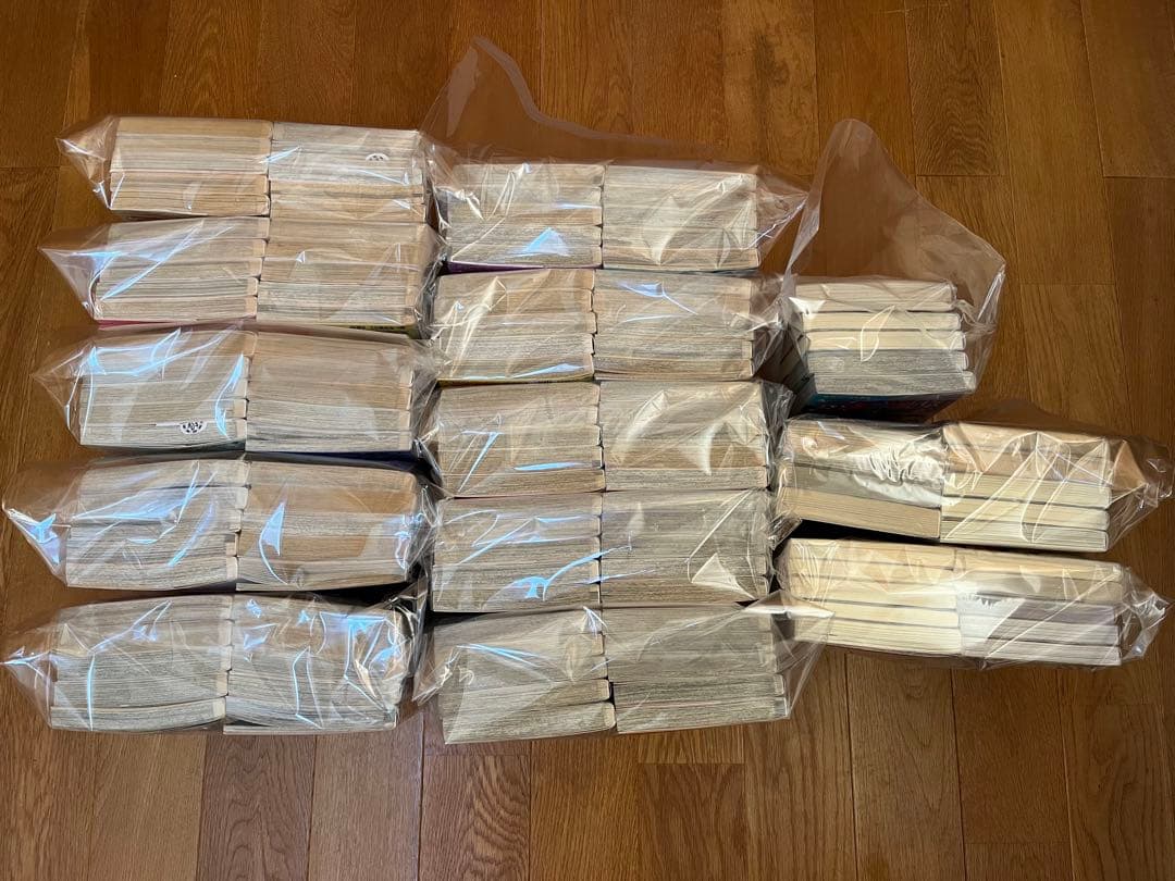 ワンピース　1〜102巻➕関連本21冊　美品　ONE PIECE