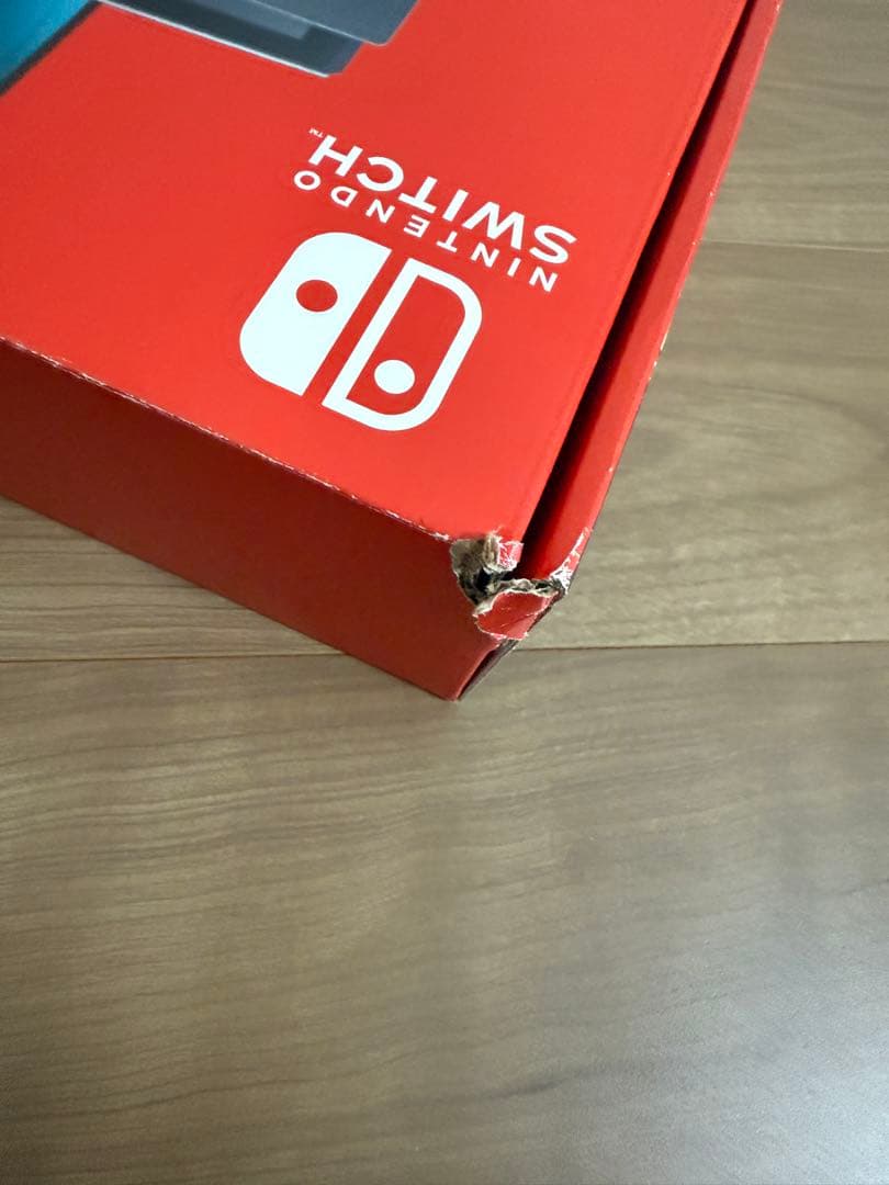 【新品】Nintendo Switch 本体 ※箱傷あり