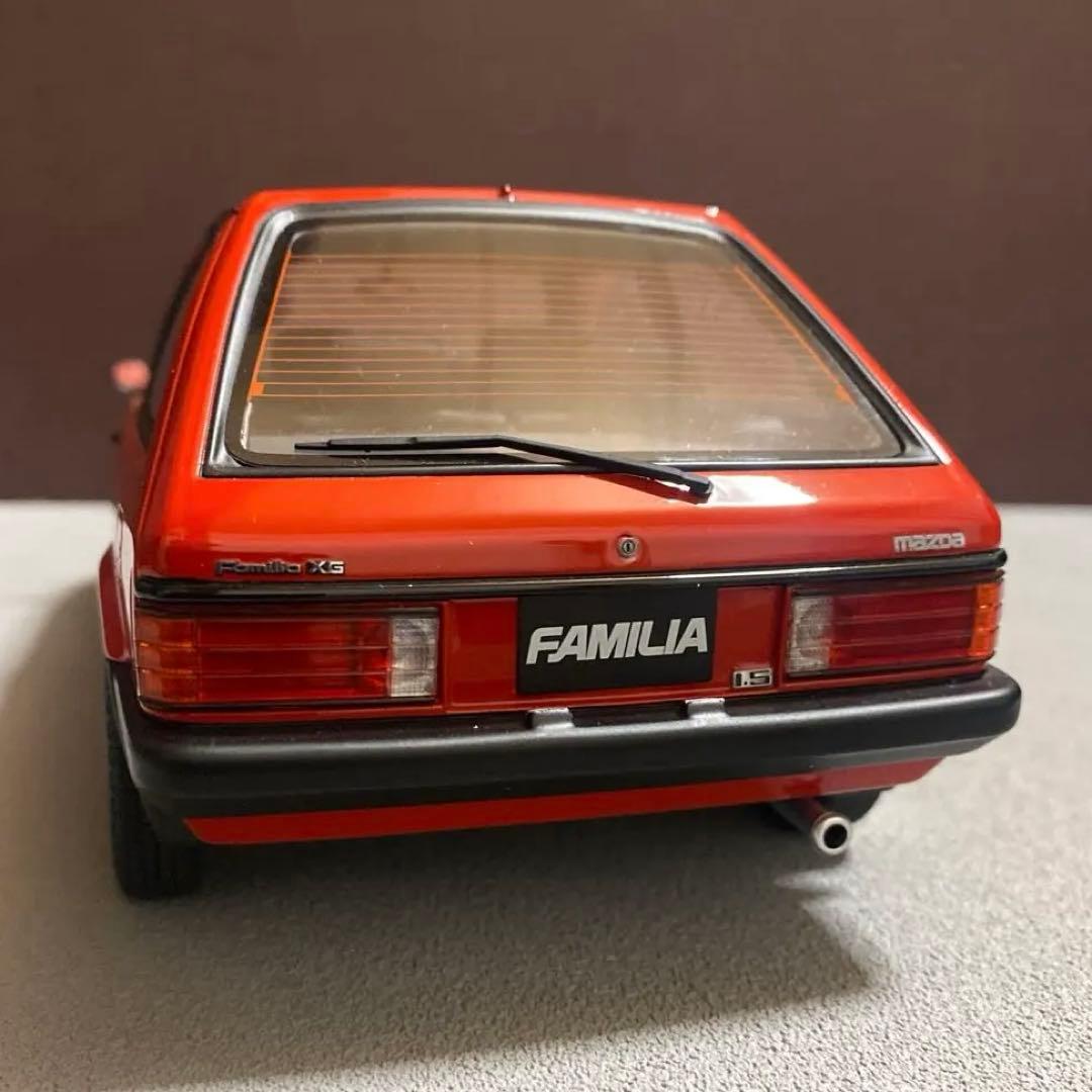 1/18 マツダ　ファミリア