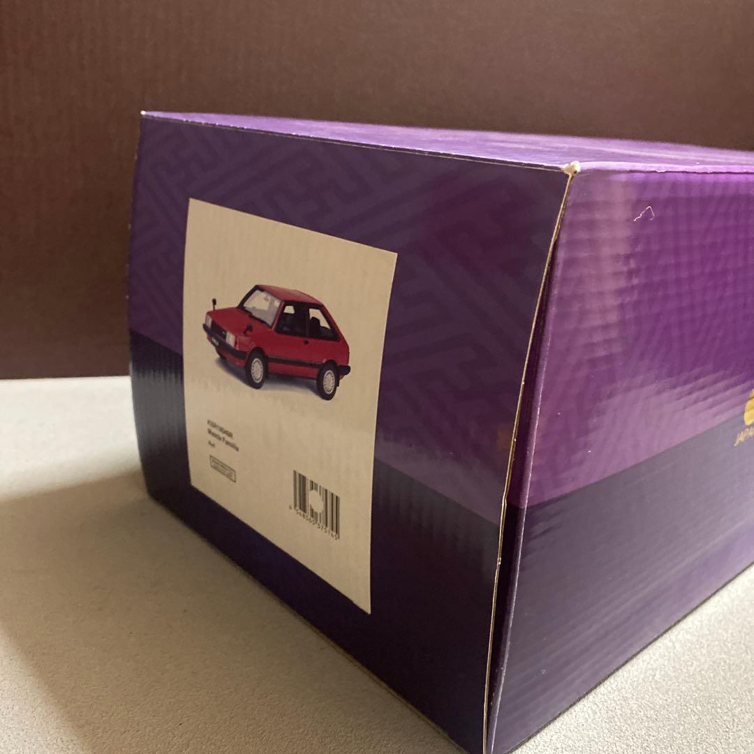 1/18 マツダ　ファミリア