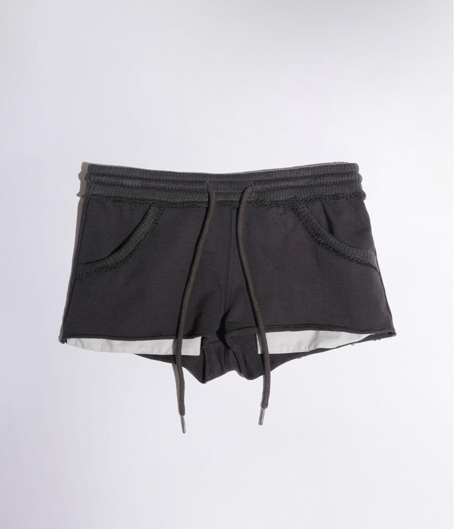 バッドシードショーツ