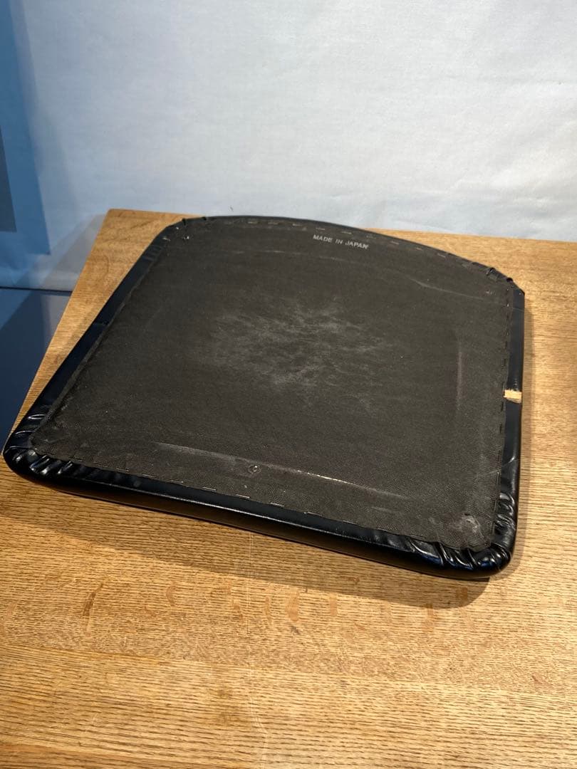 画像30枚 変形有 カリモク60＋ アームレスダイニングチェア ブラック カリモ