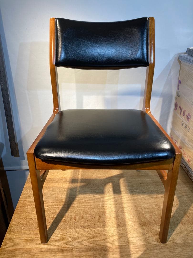 画像30枚 変形有 カリモク60＋ アームレスダイニングチェア ブラック カリモ