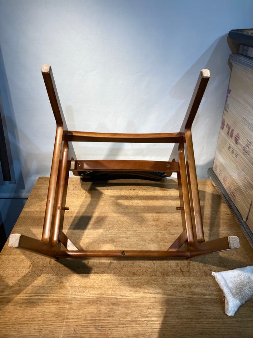 画像30枚 変形有 カリモク60＋ アームレスダイニングチェア ブラック カリモ