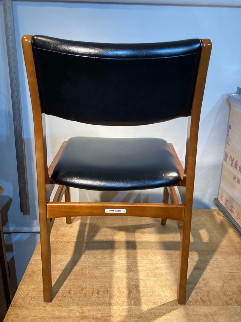 画像30枚 変形有 カリモク60＋ アームレスダイニングチェア ブラック カリモ