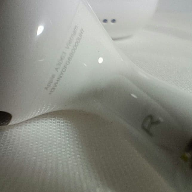 Apple AirPods Pro 第3世代 右耳 A3063 未使用