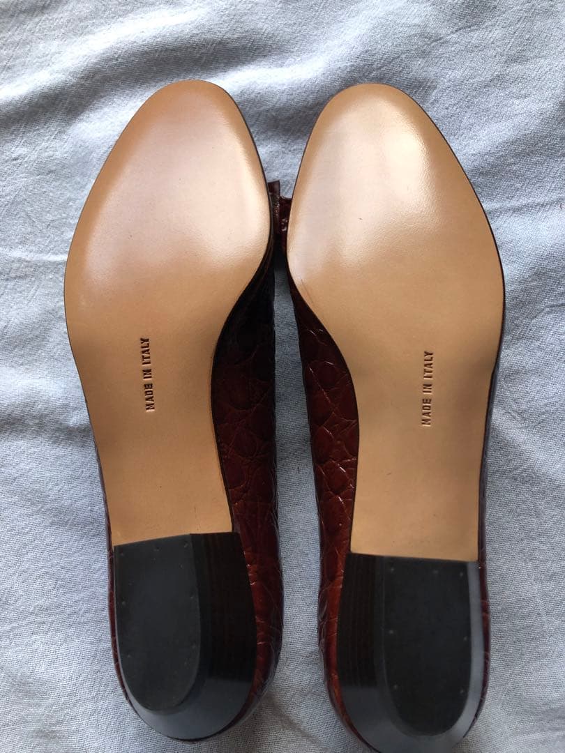 新品未使用Salvatore Ferragamo ダークブラウン パンプス