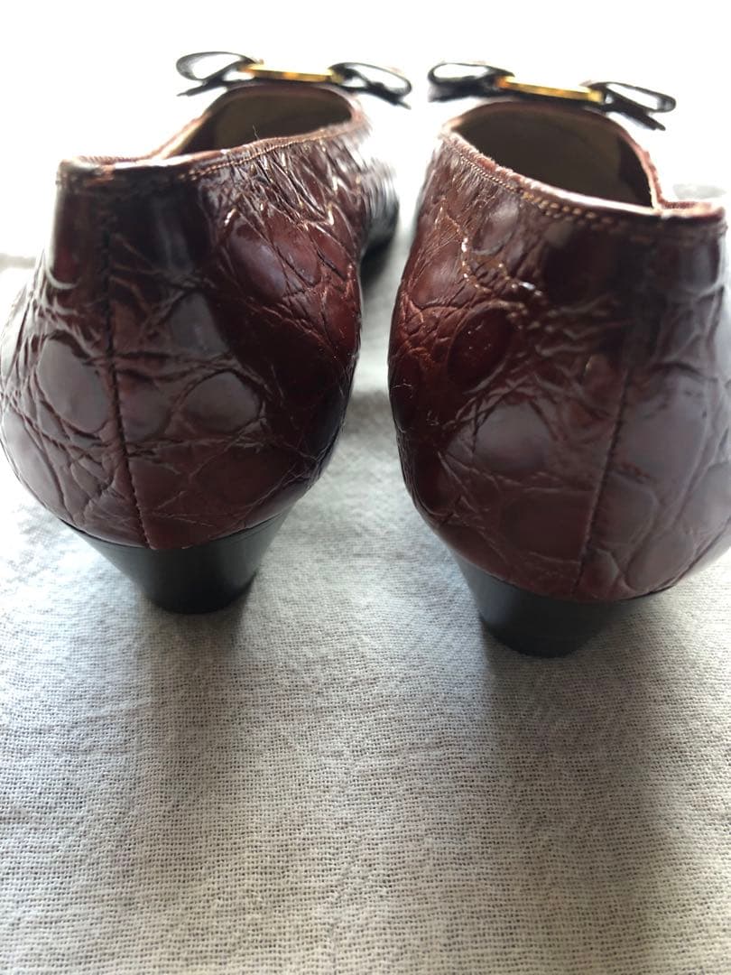 新品未使用Salvatore Ferragamo ダークブラウン パンプス