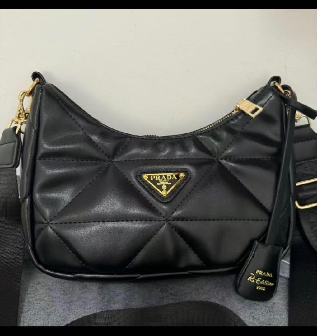 ハ*様 PRADA Re-Edition ブラックショルダーバッグ