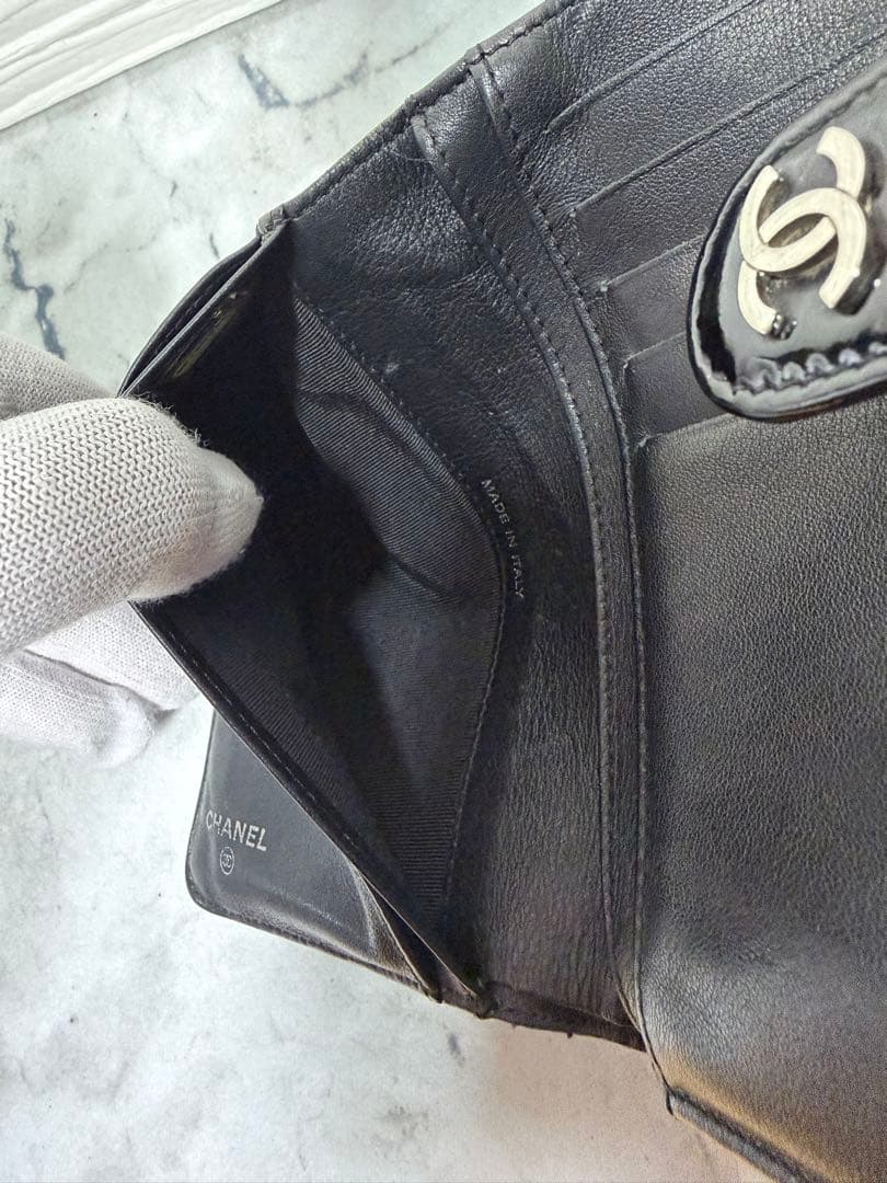 本日のみ値下げ　CHANEL エナメル マトラッセ 二つ折り財布 ブラック