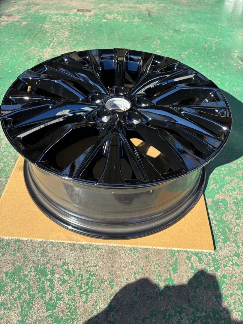 40 ヴェルファイア　純正19インチ　1本　未走行