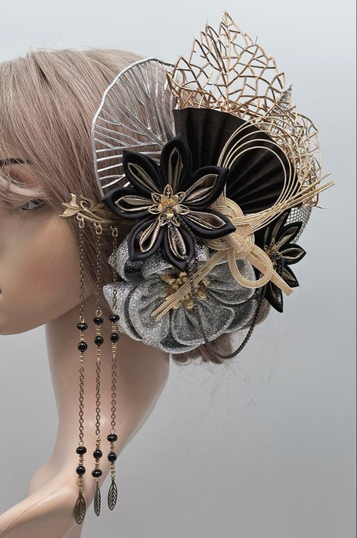 【豪華】　髪飾り　成人式　卒業式　結婚式　黒　ゴールド　シルバー　水引　つまみ