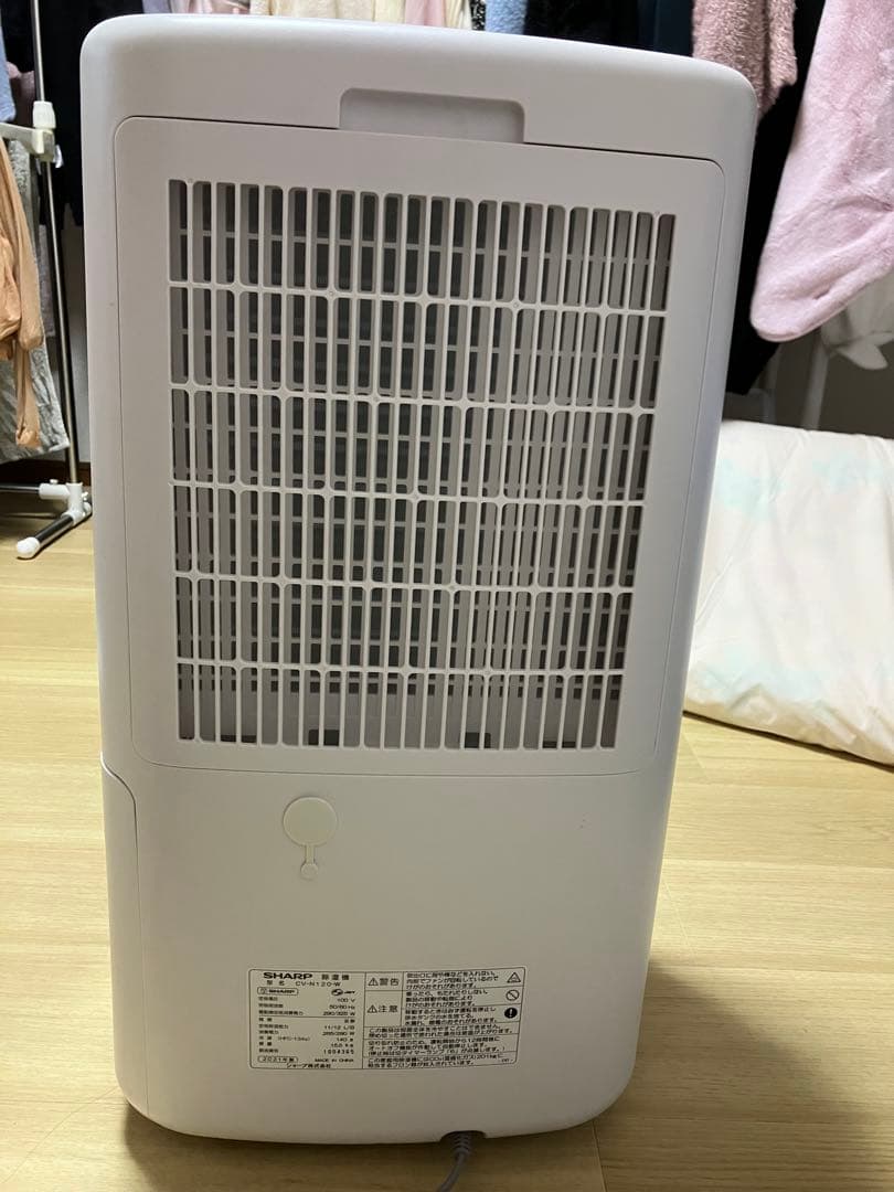 除湿機　SHARP CV-N120-W クリーニング済み