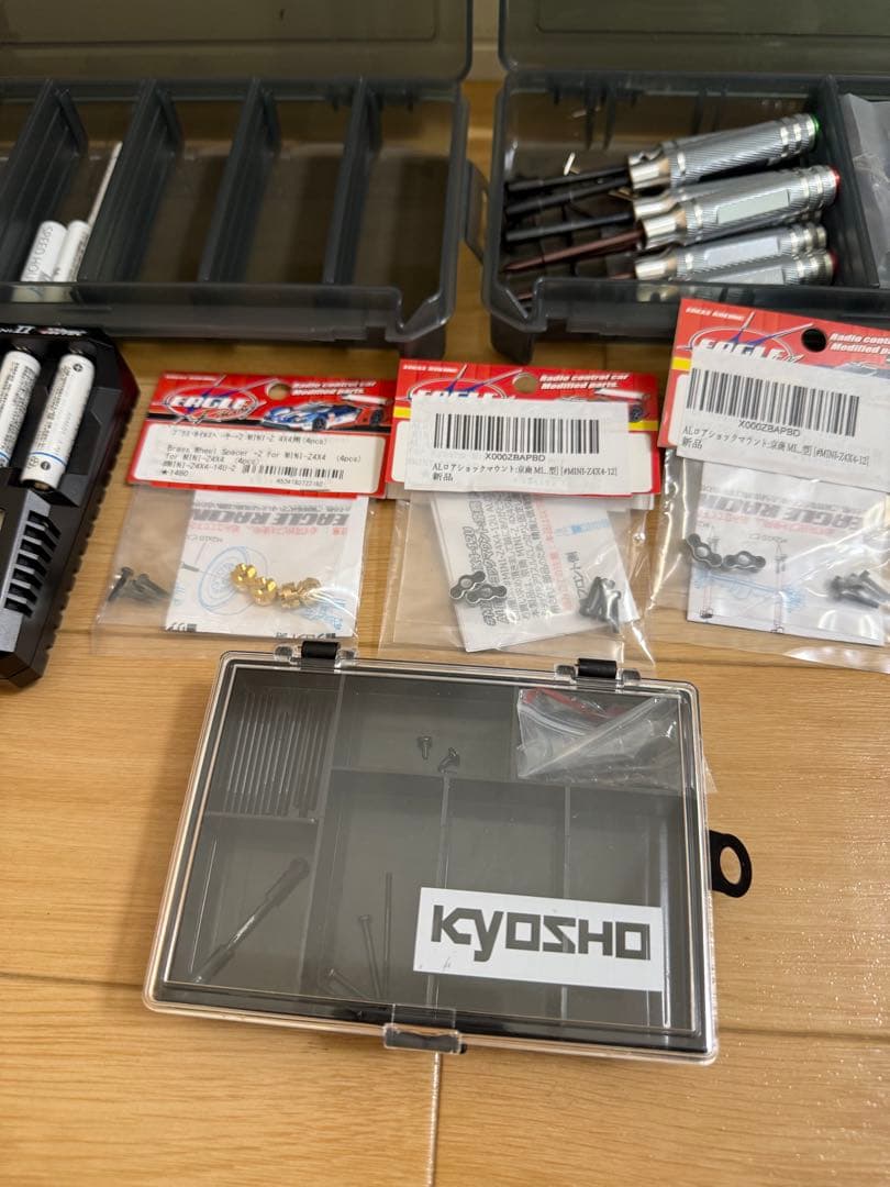 ミニッツ4×4 DEFENDER ルーフラック付き