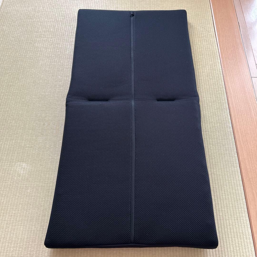 k*e様 airweave 黒い折りたたみクッション