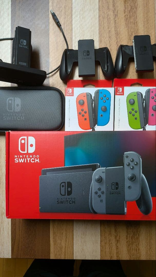 Nintendo Switch 本体 + 周辺機器