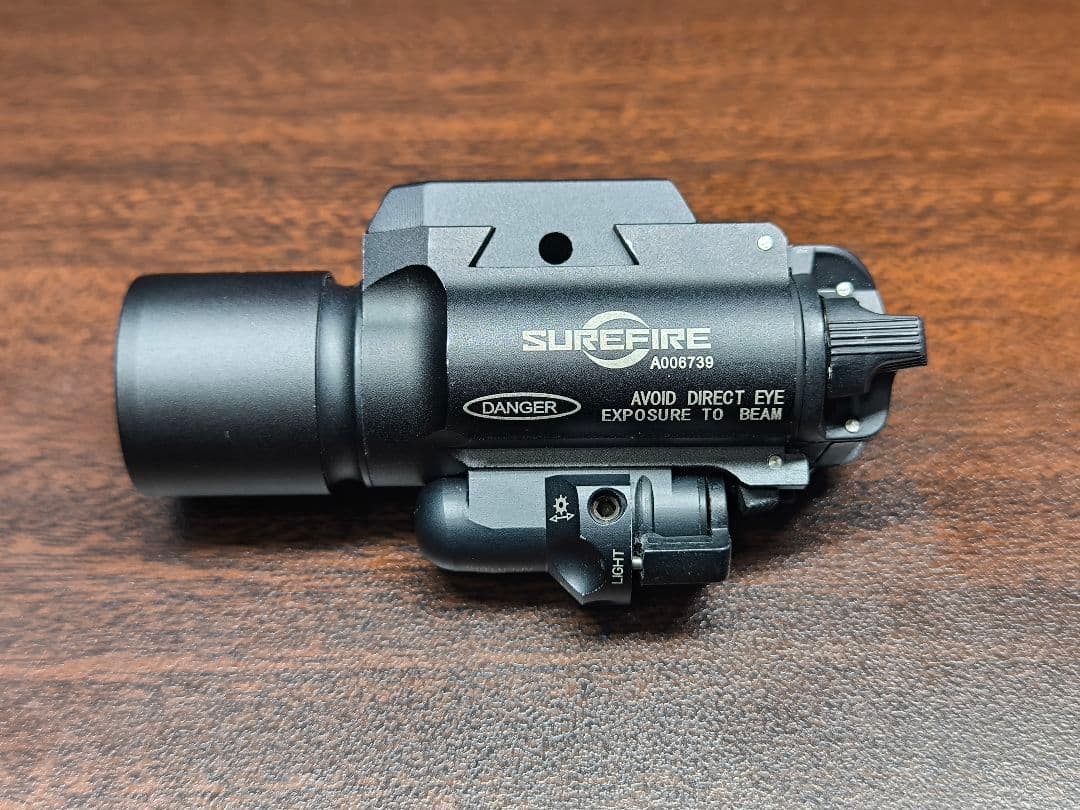 SUREFIRE x400 ウェポンライト