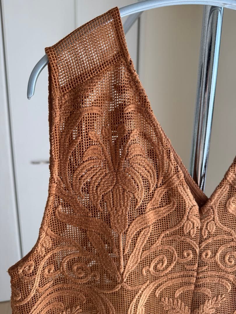 AMERI CHLOE V NECK ROMPERS アメリヴィンテージ