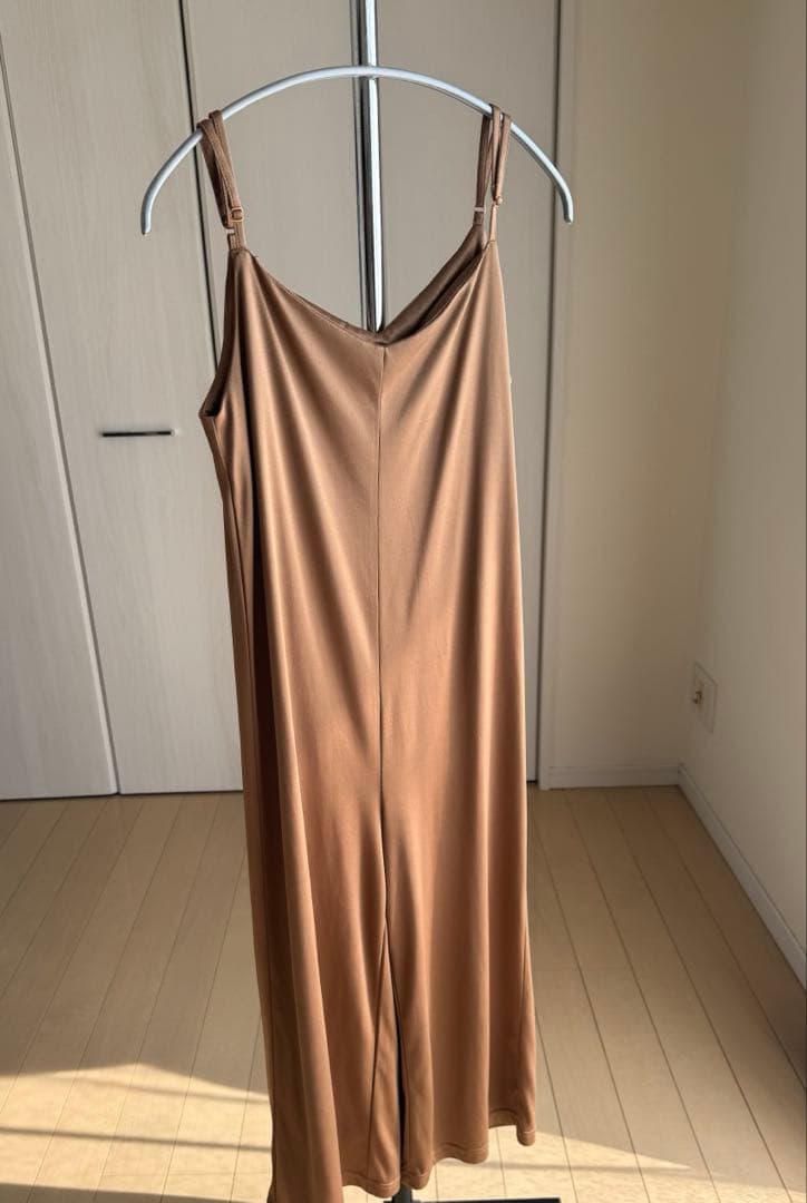 AMERI CHLOE V NECK ROMPERS アメリヴィンテージ