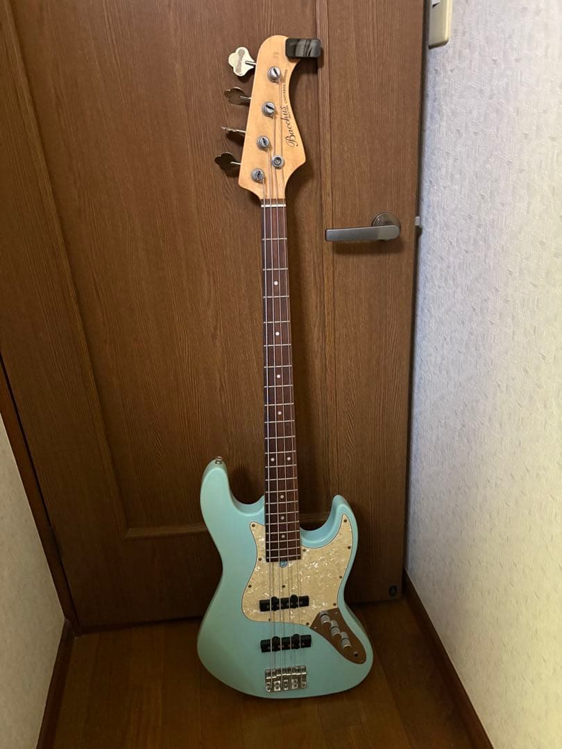 bucchus エレキベース　ソフトケース付き