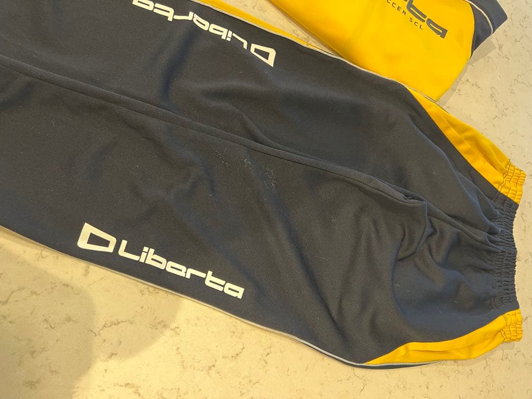 【1度使用のみ】リベルタ　ジャージ 上下 セット145cm