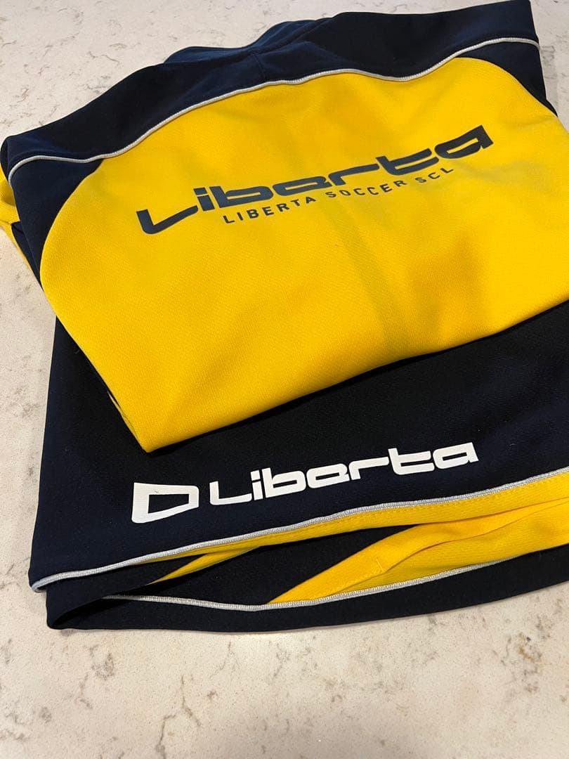 【1度使用のみ】リベルタ　ジャージ 上下 セット145cm