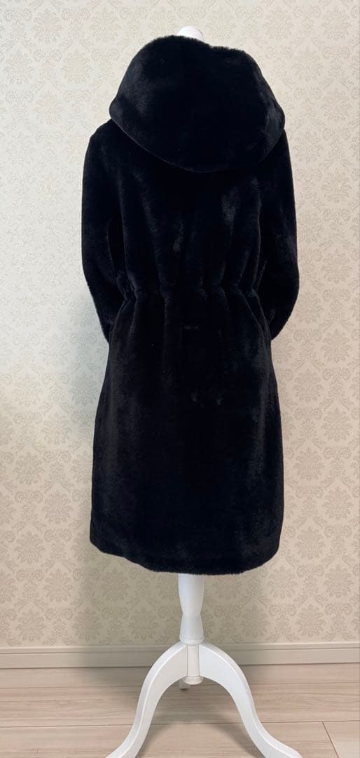 ヨッチン　新品タグ付 HERNO ファーコート