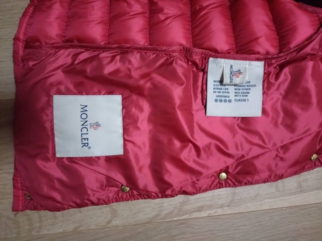 MONCLERショッキングピンクダウンベストサイズ0