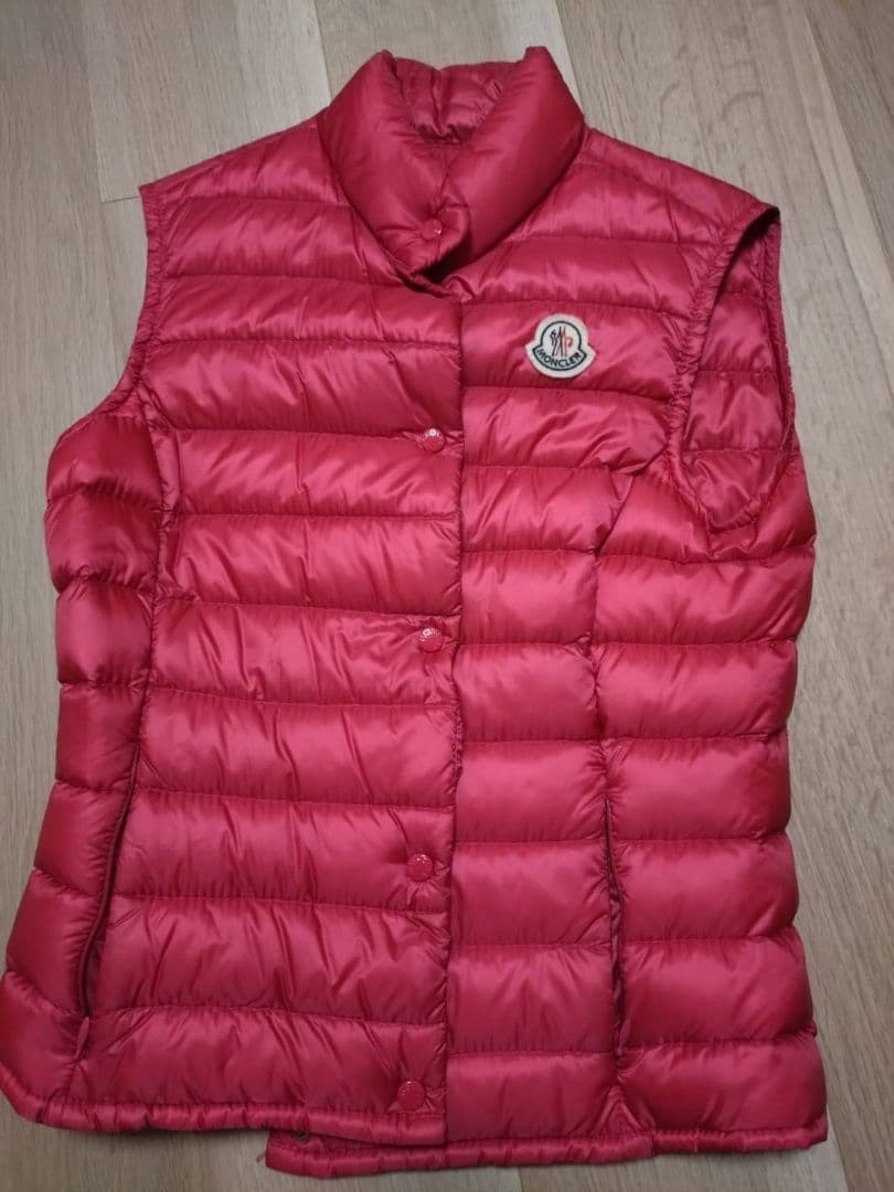 MONCLERショッキングピンクダウンベストサイズ0