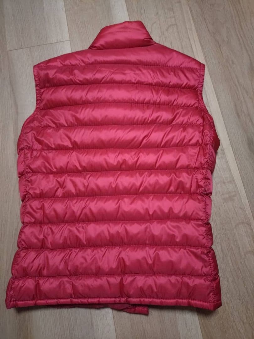 MONCLERショッキングピンクダウンベストサイズ0