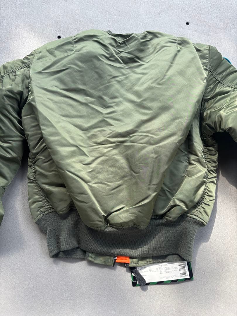 【新品未使用】TOP GUN MA-1 ジャケット オリーブグリーン アルファ社