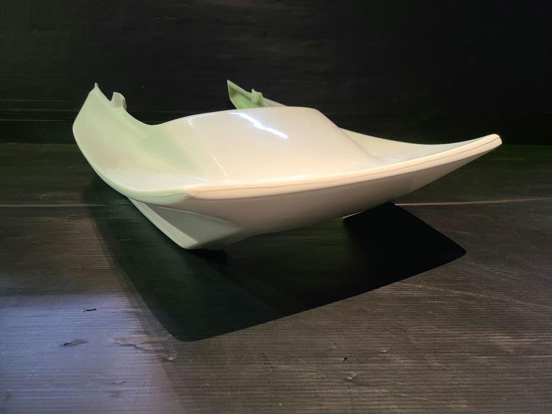 XJR400 ～97 4HM テールカウル 新品 XJRテールカウル ハネ