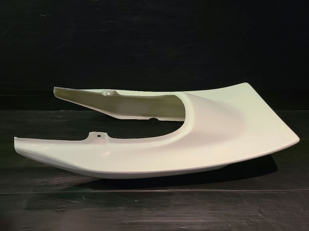 XJR400 ～97 4HM テールカウル 新品 XJRテールカウル ハネ