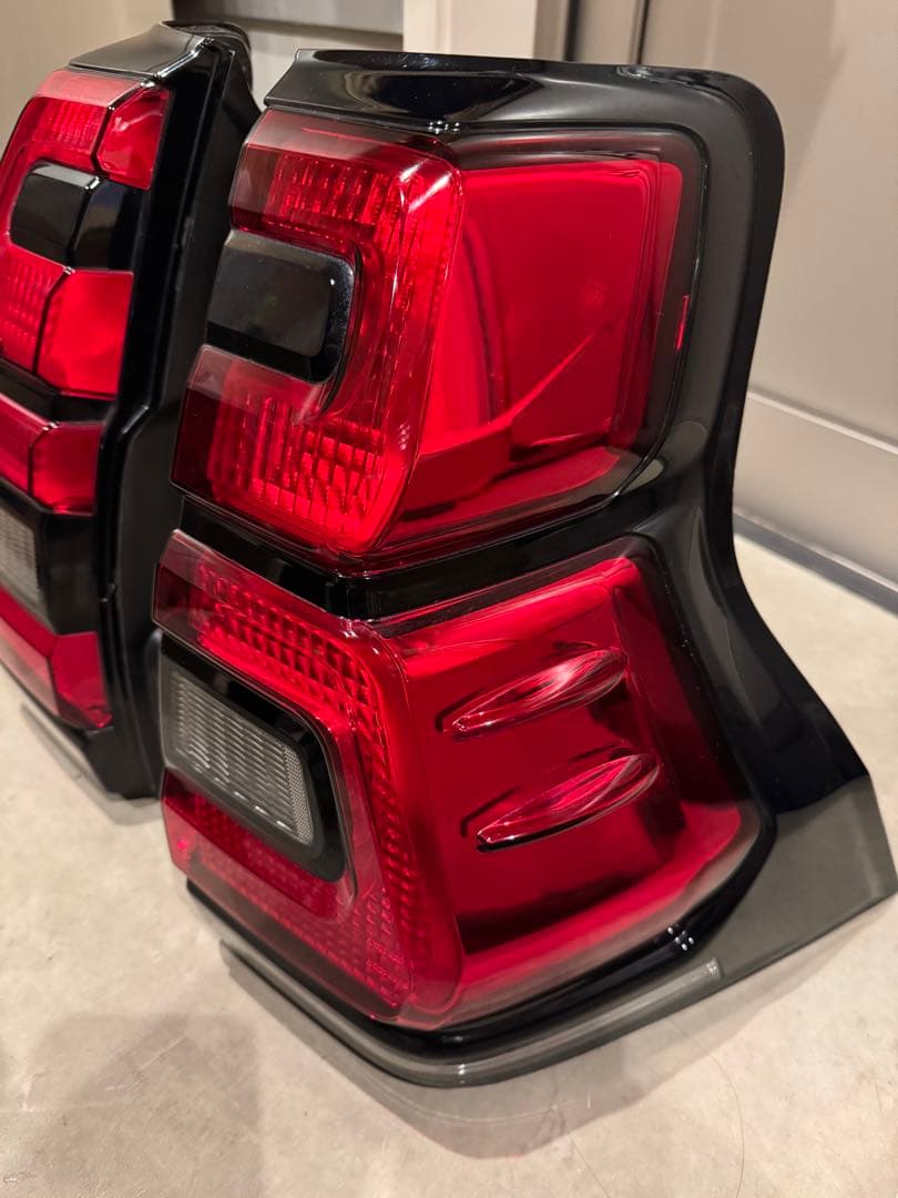 トヨタ★ランドクルーザープラド150★VLANDテールランプ