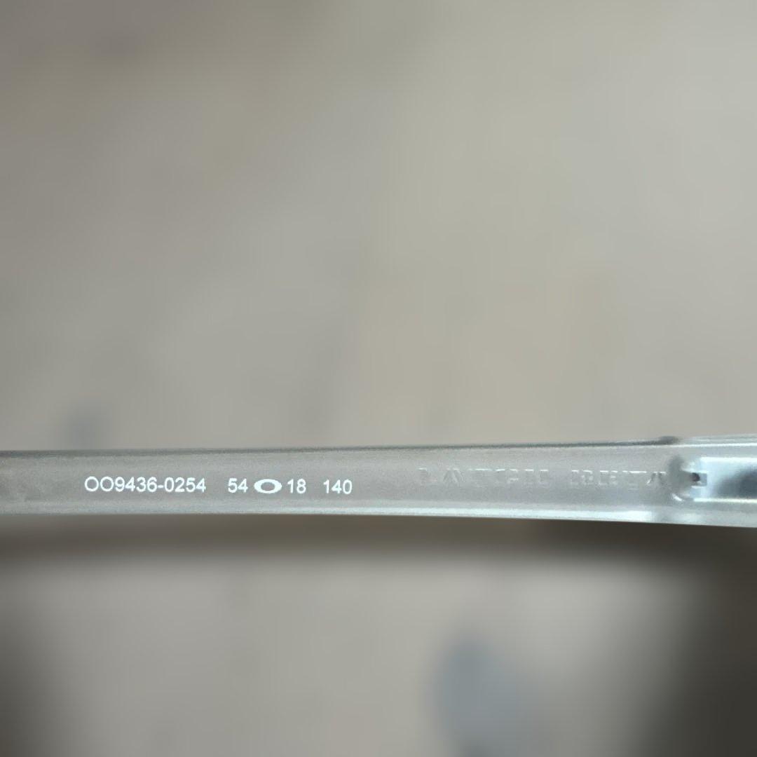 オークリー　LATCH BETA サングラス　プリズムミラーレンズ