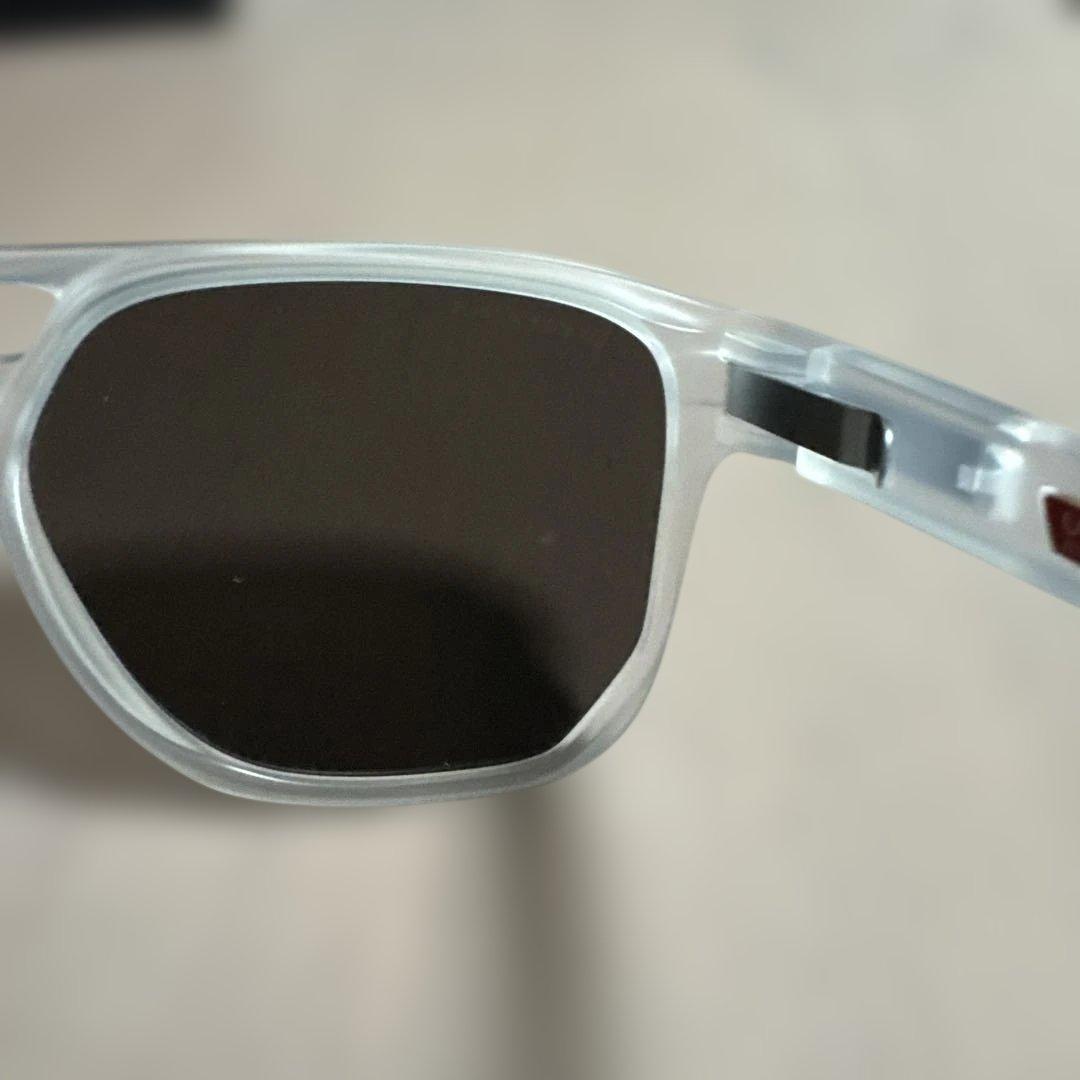 オークリー　LATCH BETA サングラス　プリズムミラーレンズ