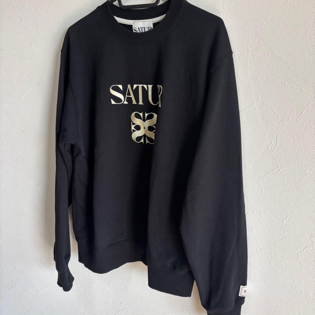 SATUR 刺繍スウェット