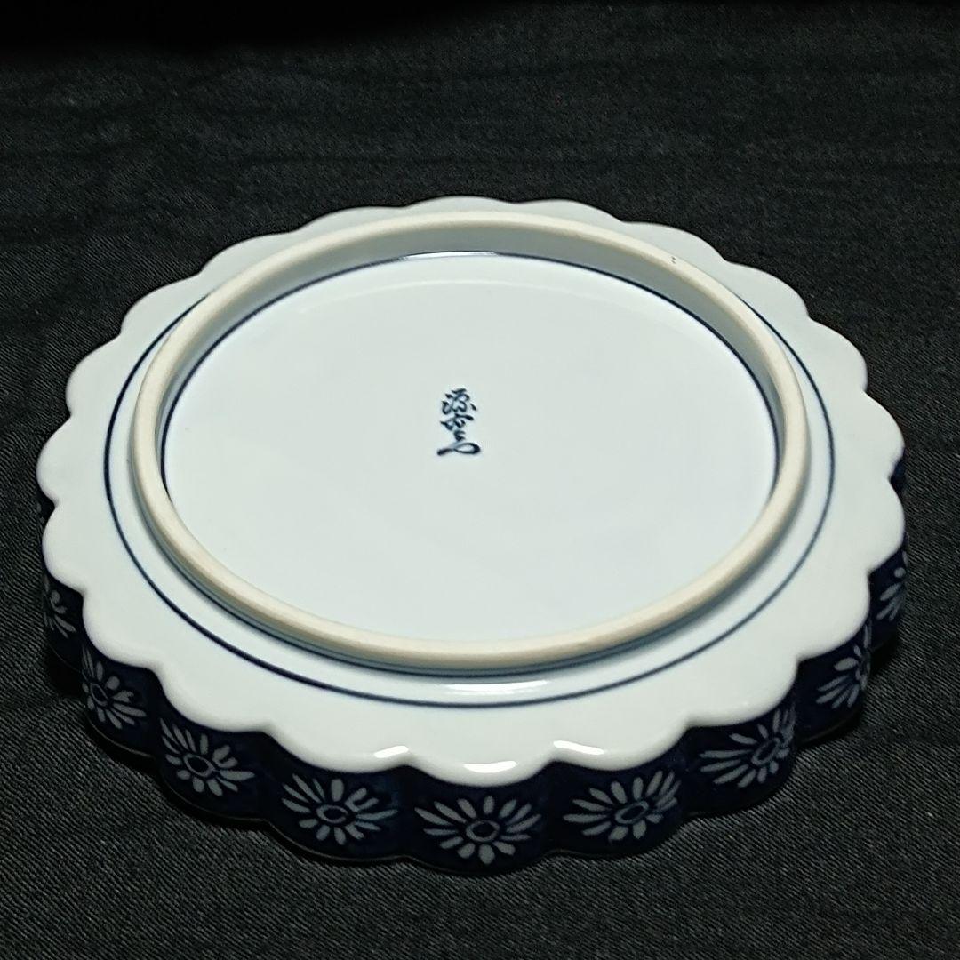 有田焼　源右衛門窯　染錦草花紋　深皿 刺し身皿　菊型中皿５枚　約18cm