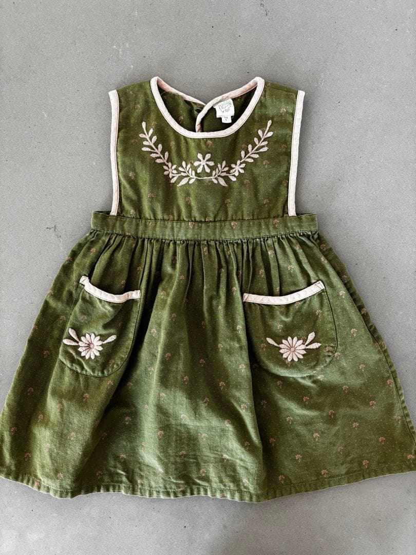 apolina 刺繍　ワンピース