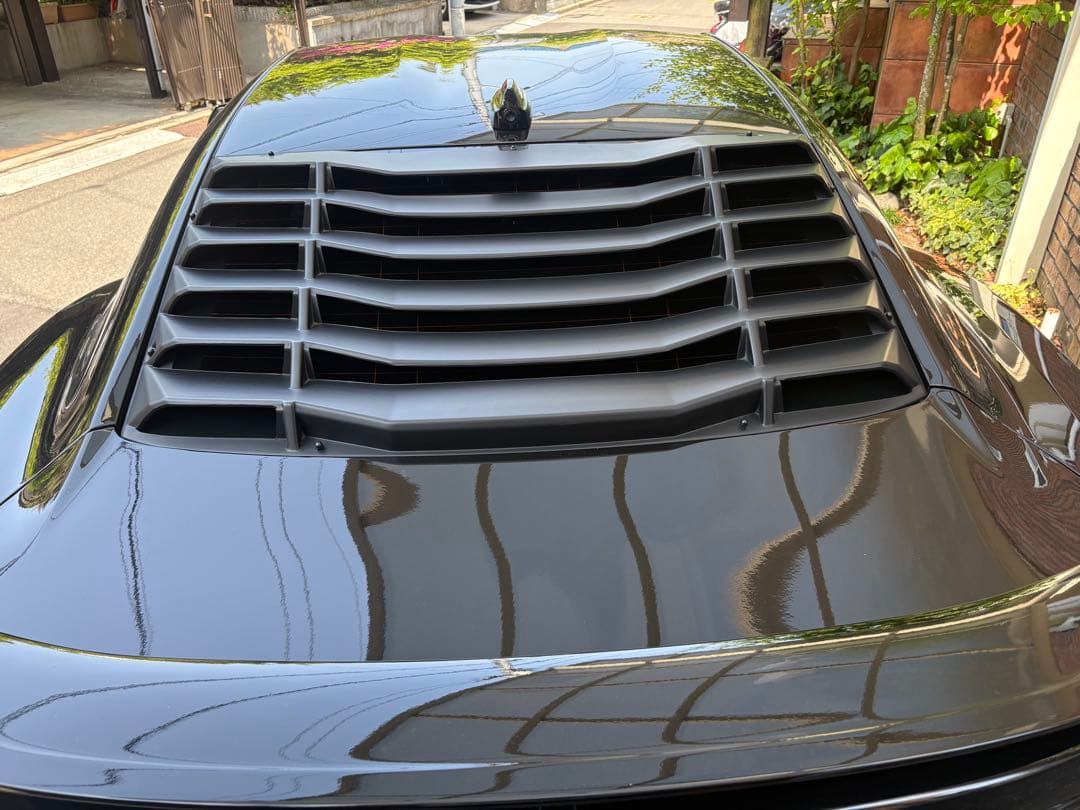 お正月セール　送料込み！　シボレー　カマロSS リアウィンドウルーバー