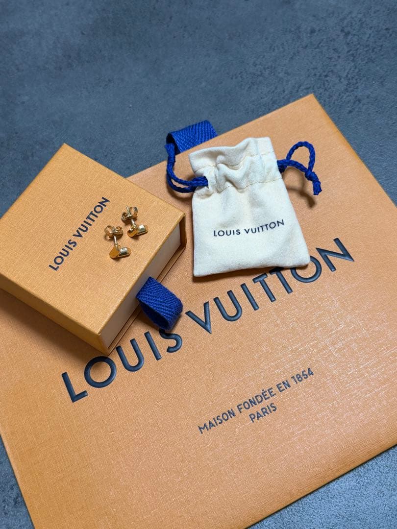 LOUIS VUITTON ルイヴィトン エセンシャルV ピアス ゴールド