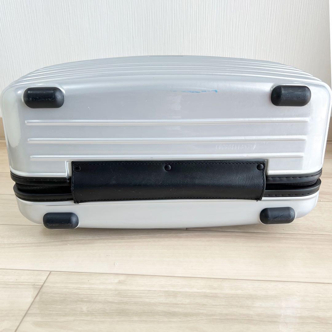 リモワ　サルサ　ボードケース　23L TSAロック アタッシュケース　シルバー