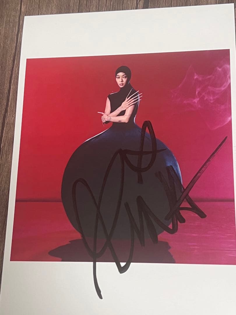 【直筆サインカード付】リナ・サワヤマ 「ホールド・ザ・ガール」