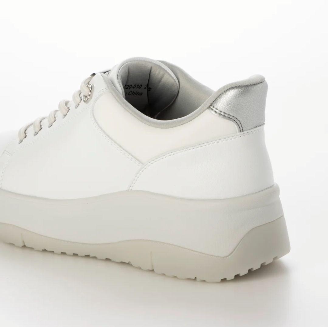 fitfit 新品未使用23cm ◆撥水ハンズフリースニーカー(ホワイト)