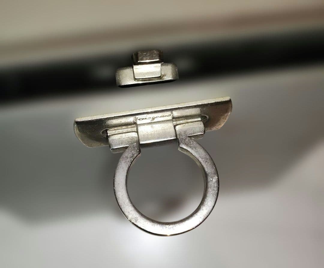 P*e様 Ferragamo　バック