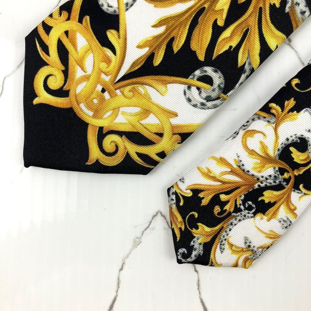 極美品　ヴェルサーチ　ネクタイ　バロック柄　レオパード　ブラック　ホワイト