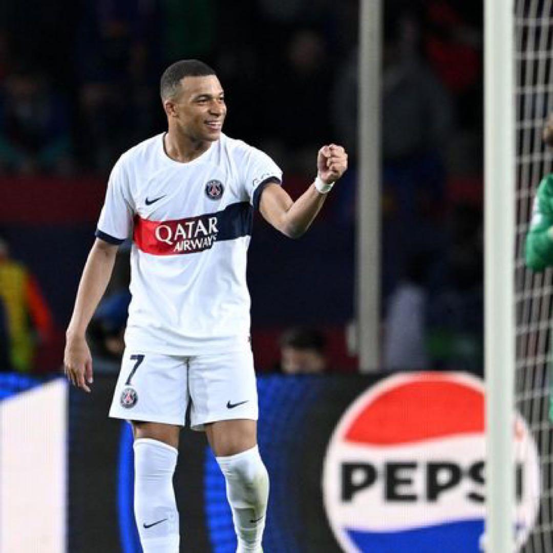 正規品　パリサンジェルマン エムバペ　オーセンティック　ユニフォーム