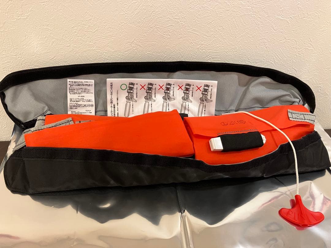 【新品未使用】シマノ 自動膨張式 桜マーク ライフジャケット VF-052K