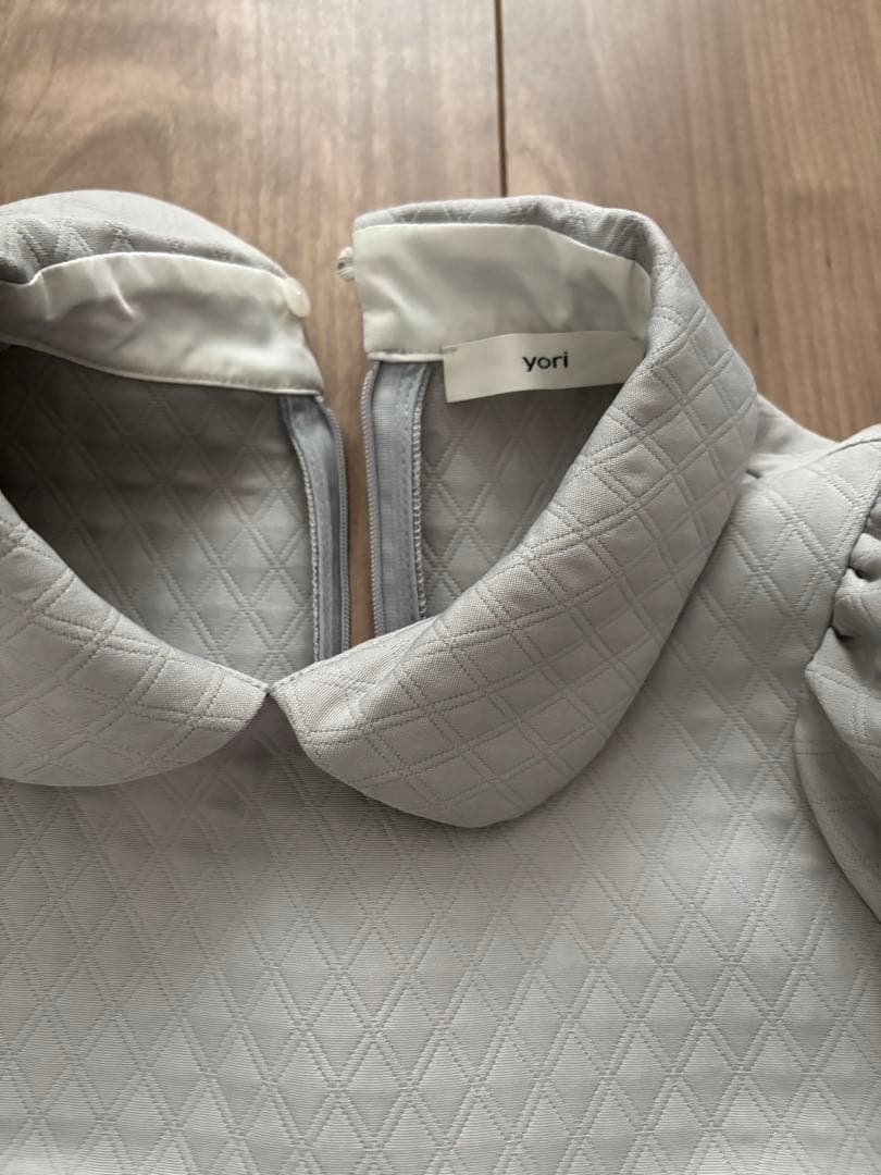 【美品】yori ヨリ キルトライクボリュームブラウス