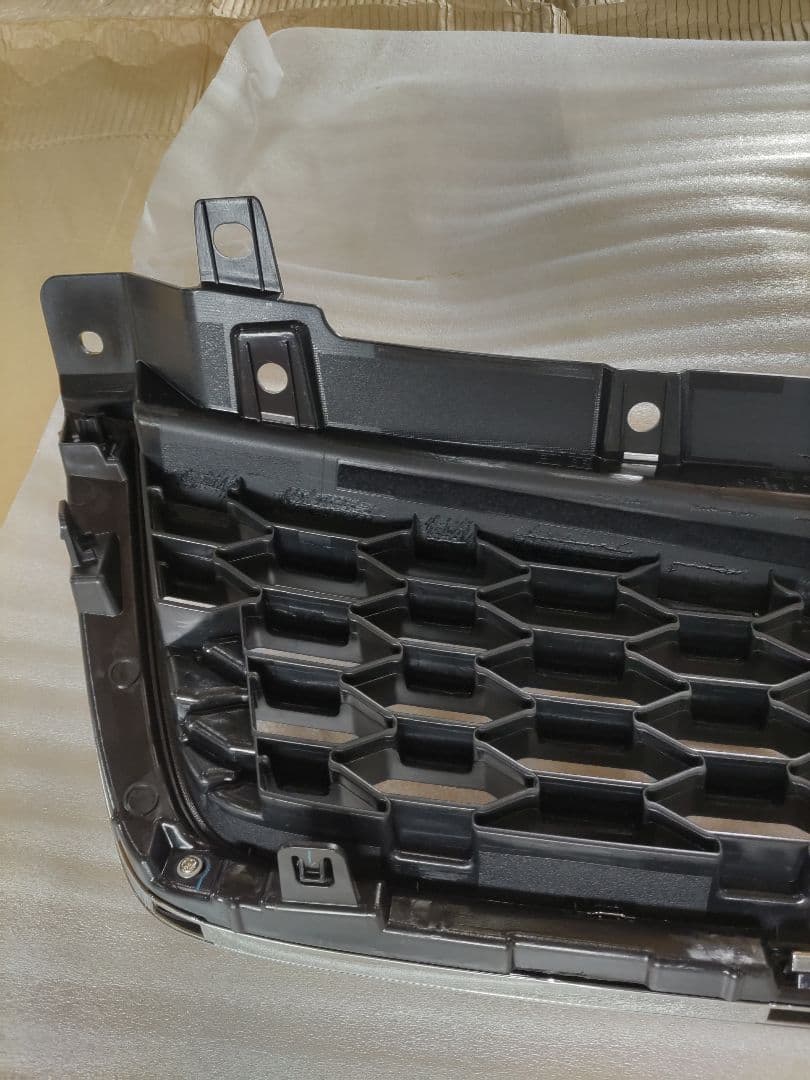 フォレスター SJG ラジエーターグリル 新品未使用品 定価24310円